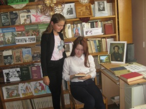 Литературно-игровая программа Будем с книгами дружить К Дню библ 017