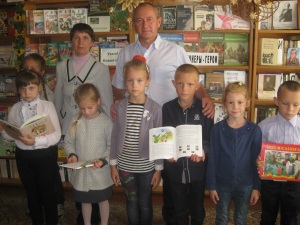 Литературно-игровая программа Будем с книгами дружить К Дню библ 028