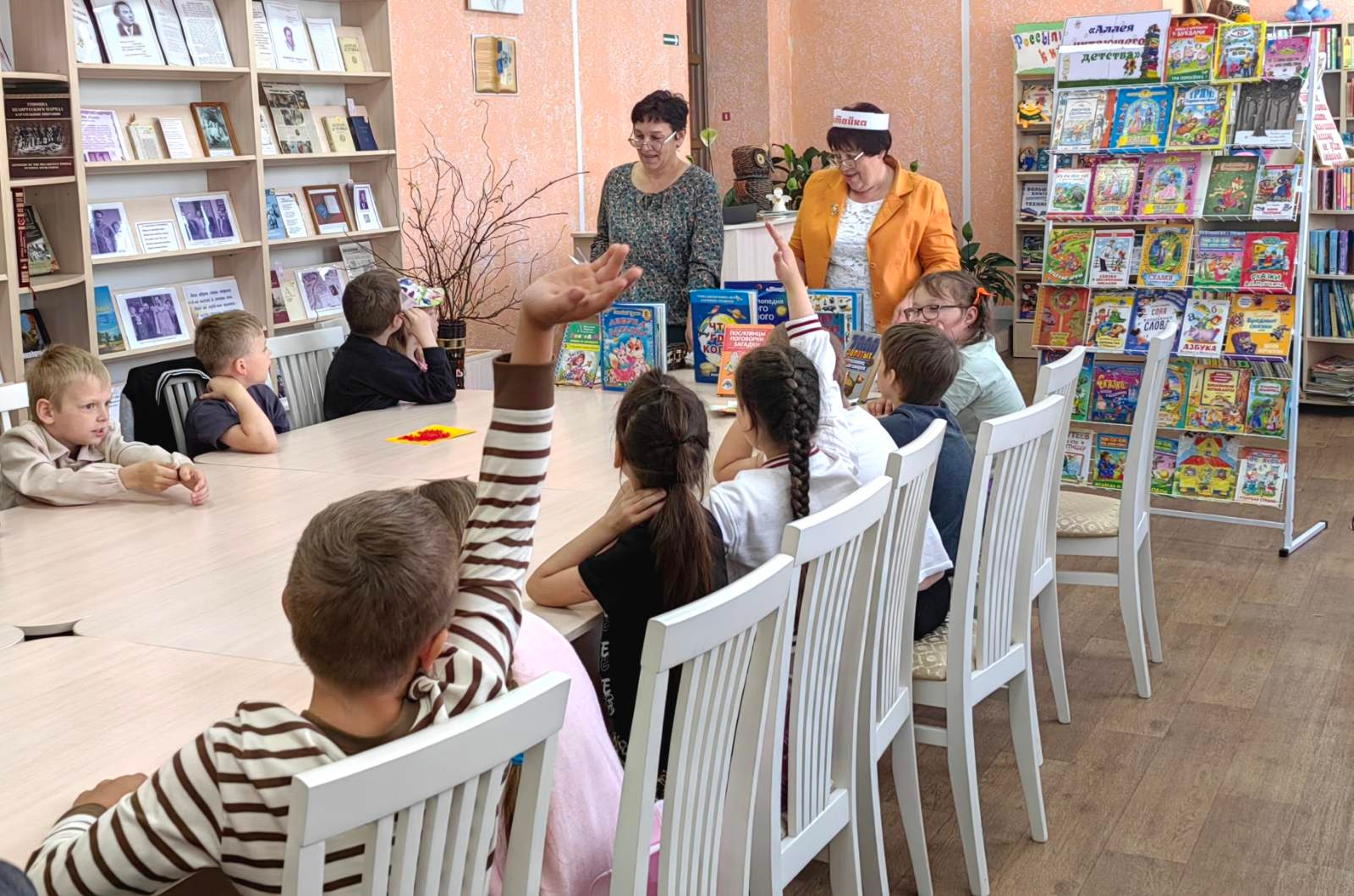 Лето с книгой: библиотеки Копыльщины активно работают с детскими лагерями